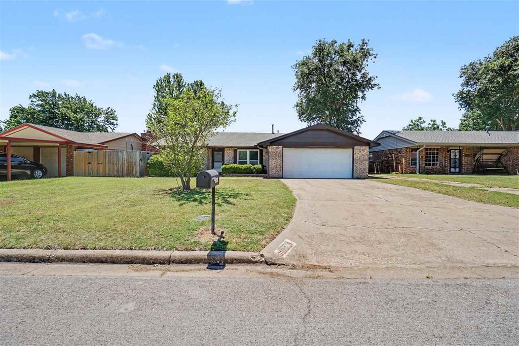 6326 NW Andrews Ave, Lawton, OK 73505