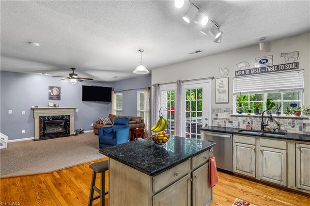 419 Rockbridge Drive, Kernersville, NC 27284