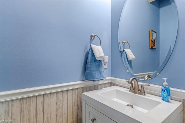 419 Rockbridge Drive, Kernersville, NC 27284