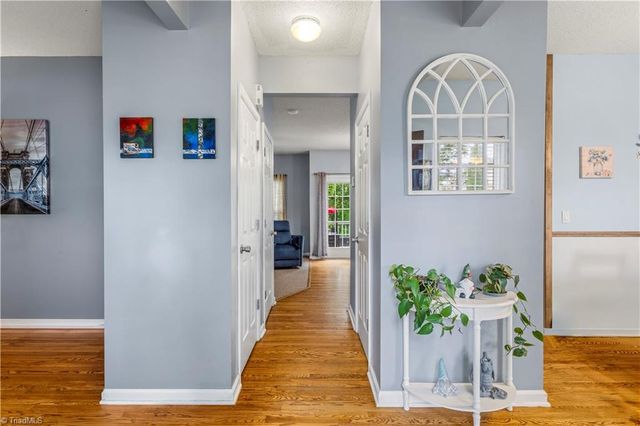 419 Rockbridge Drive, Kernersville, NC 27284