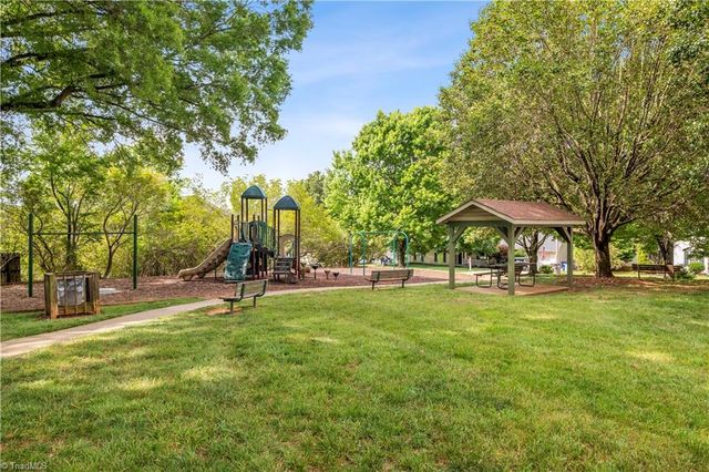 419 Rockbridge Drive, Kernersville, NC 27284