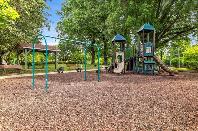 419 Rockbridge Drive, Kernersville, NC 27284