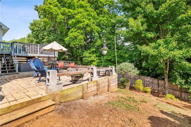 419 Rockbridge Drive, Kernersville, NC 27284