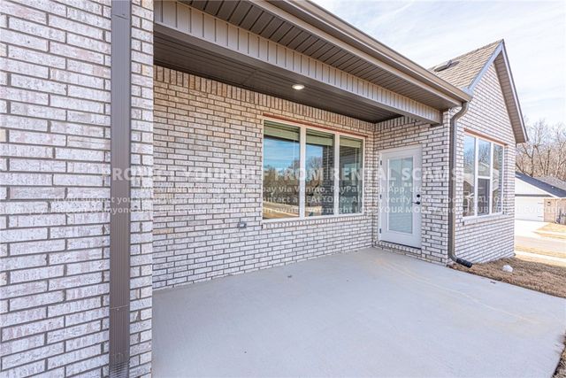 6050 Mecklin Street, Fayetteville, AR 72704