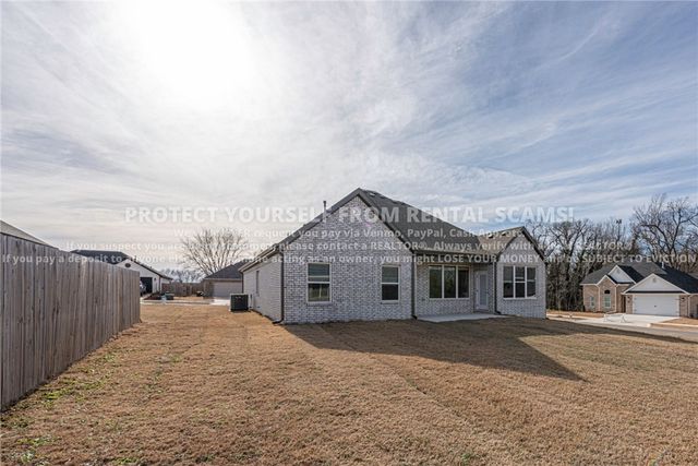 6050 Mecklin Street, Fayetteville, AR 72704