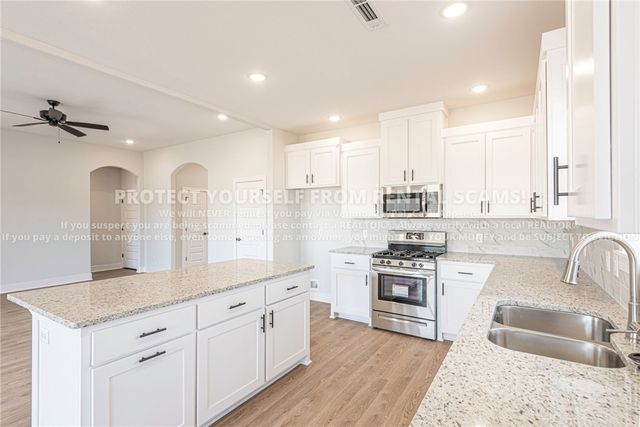 6050 Mecklin Street, Fayetteville, AR 72704
