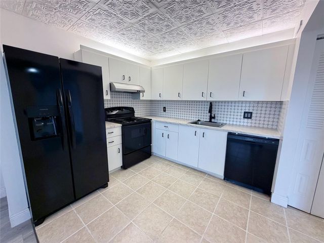 801 SW 133rd Terrace 410 K, Pembroke Pines, FL 33027