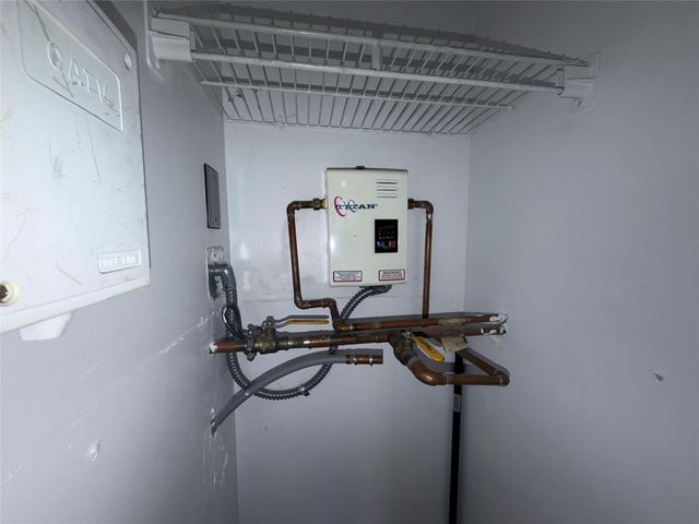 801 SW 133rd Terrace 410 K, Pembroke Pines, FL 33027