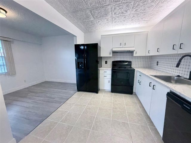 801 SW 133rd Terrace 410 K, Pembroke Pines, FL 33027