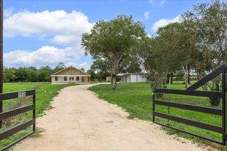 1935 Willow Road, Wallis, TX 77485
