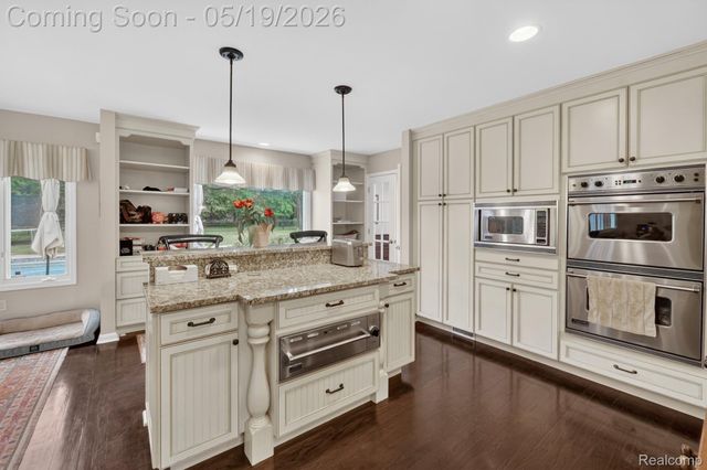 3952 Cottontail Lane, Bloomfield Hills, MI 48301