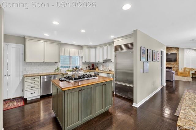 3952 Cottontail Lane, Bloomfield Hills, MI 48301