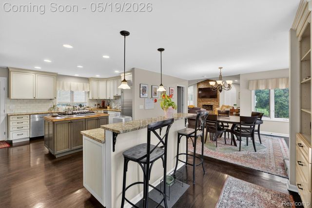 3952 Cottontail Lane, Bloomfield Hills, MI 48301