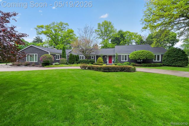 3952 Cottontail Lane, Bloomfield Hills, MI 48301