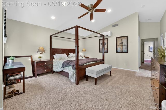 3952 Cottontail Lane, Bloomfield Hills, MI 48301