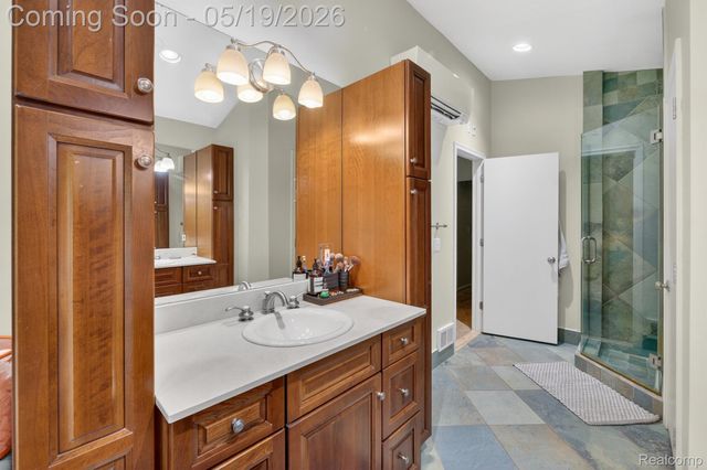 3952 Cottontail Lane, Bloomfield Hills, MI 48301