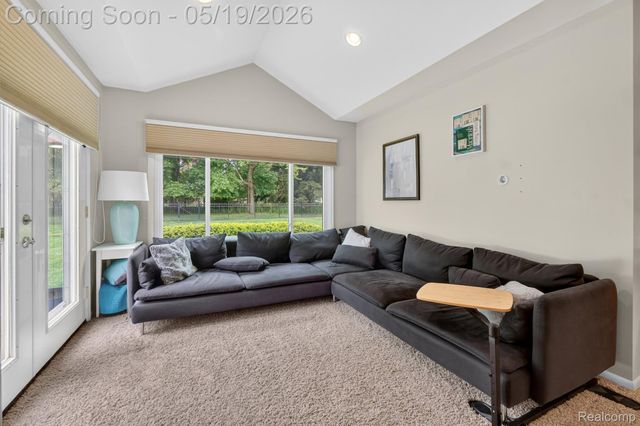3952 Cottontail Lane, Bloomfield Hills, MI 48301