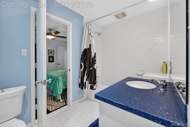 3952 Cottontail Lane, Bloomfield Hills, MI 48301