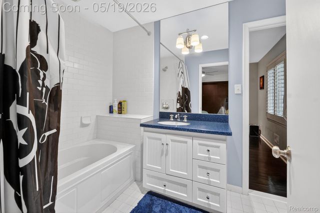 3952 Cottontail Lane, Bloomfield Hills, MI 48301