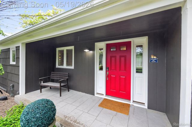 3952 Cottontail Lane, Bloomfield Hills, MI 48301