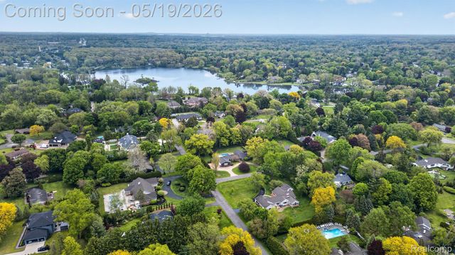 3952 Cottontail Lane, Bloomfield Hills, MI 48301