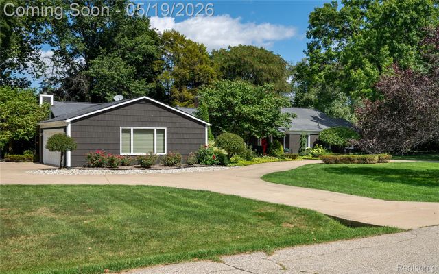 3952 Cottontail Lane, Bloomfield Hills, MI 48301