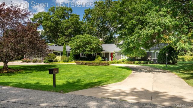 3952 Cottontail Lane, Bloomfield Hills, MI 48301