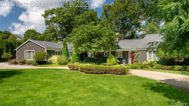 3952 Cottontail Lane, Bloomfield Hills, MI 48301