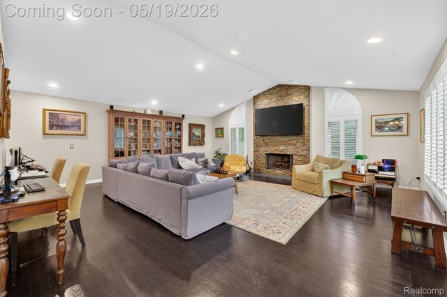 3952 Cottontail Lane, Bloomfield Hills, MI 48301