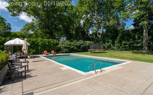 3952 Cottontail Lane, Bloomfield Hills, MI 48301