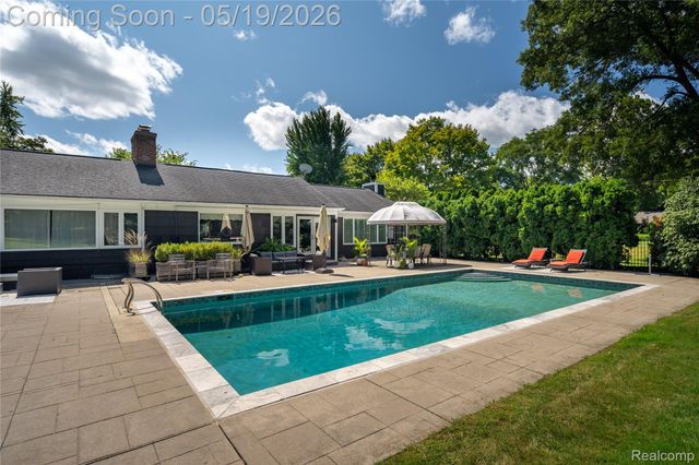 3952 Cottontail Lane, Bloomfield Hills, MI 48301