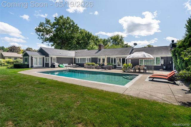 3952 Cottontail Lane, Bloomfield Hills, MI 48301