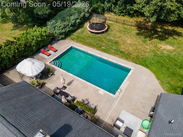 3952 Cottontail Lane, Bloomfield Hills, MI 48301