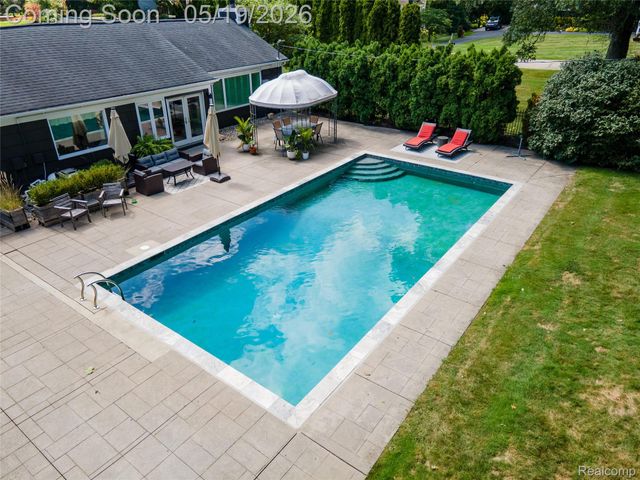 3952 Cottontail Lane, Bloomfield Hills, MI 48301