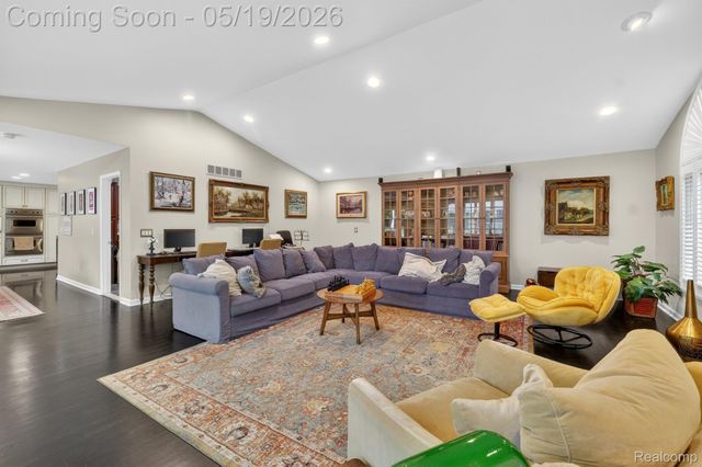 3952 Cottontail Lane, Bloomfield Hills, MI 48301