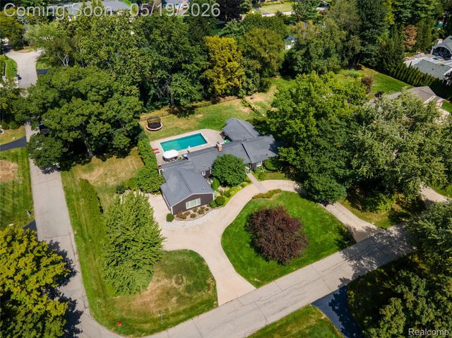 3952 Cottontail Lane, Bloomfield Hills, MI 48301
