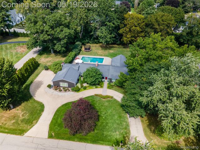 3952 Cottontail Lane, Bloomfield Hills, MI 48301