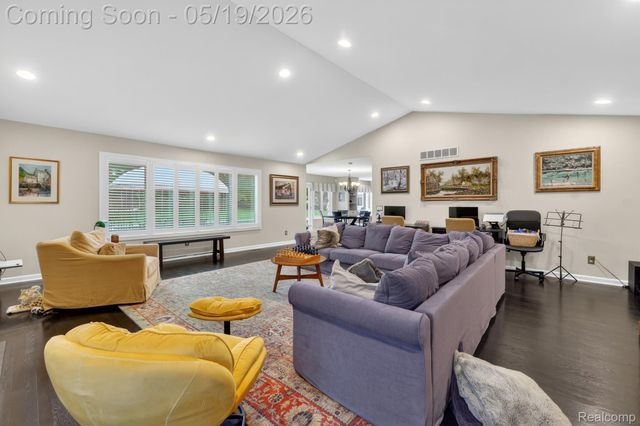 3952 Cottontail Lane, Bloomfield Hills, MI 48301