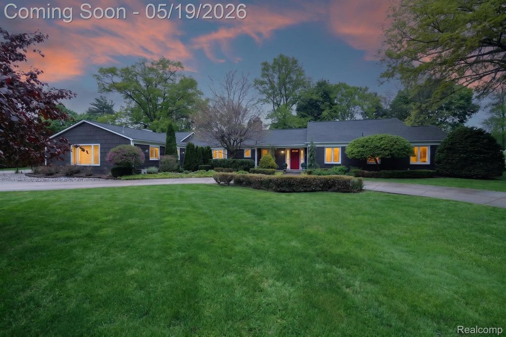 3952 Cottontail Lane, Bloomfield Hills, MI 48301