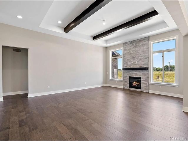 27655 Hagen Rd, Chesterfield Township, MI 48051