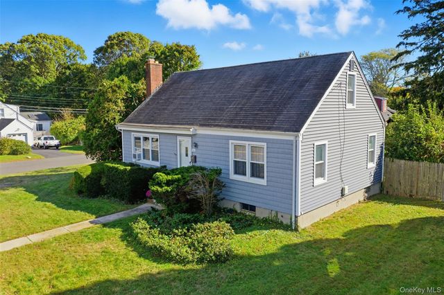 105 Dogwood Road, Northport, NY 11768