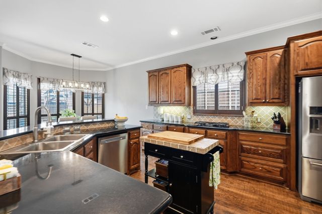 807 Stillwater Court, Keller, TX 76248