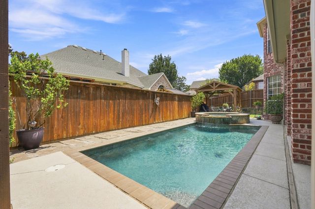 807 Stillwater Court, Keller, TX 76248
