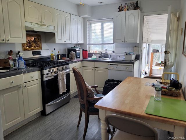 33 Nassau Boulevard, West Hempstead, NY 11552