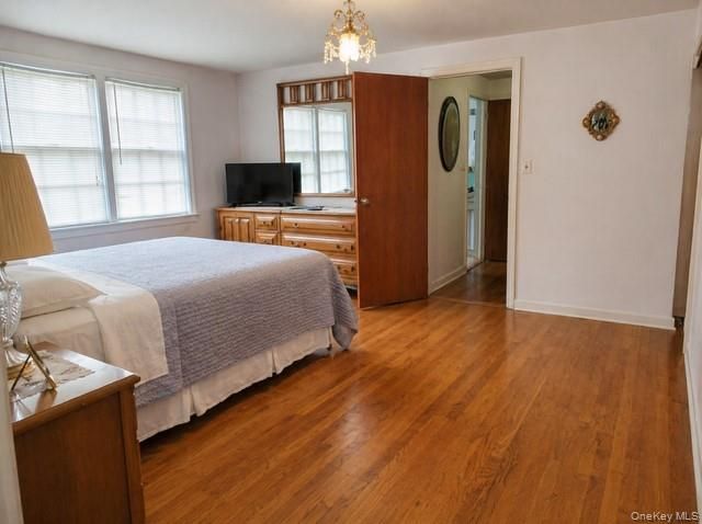 33 Nassau Boulevard, West Hempstead, NY 11552