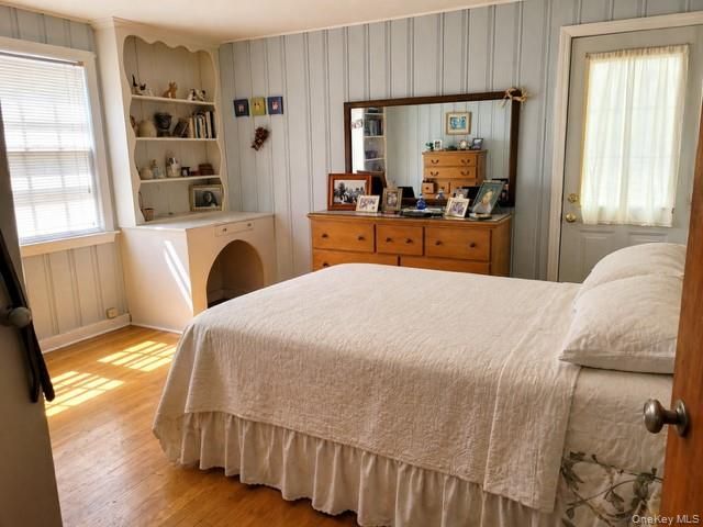 33 Nassau Boulevard, West Hempstead, NY 11552