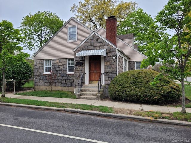33 Nassau Boulevard, West Hempstead, NY 11552
