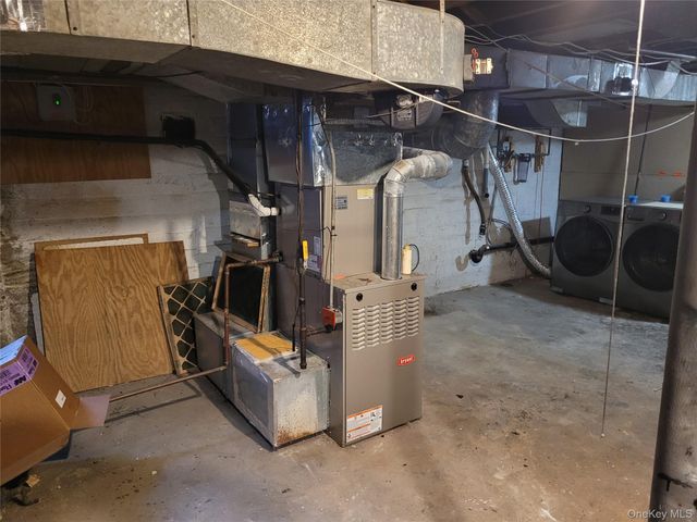 33 Nassau Boulevard, West Hempstead, NY 11552