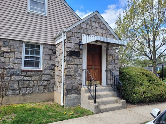 33 Nassau Boulevard, West Hempstead, NY 11552