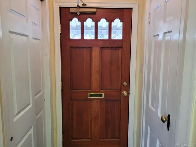 33 Nassau Boulevard, West Hempstead, NY 11552